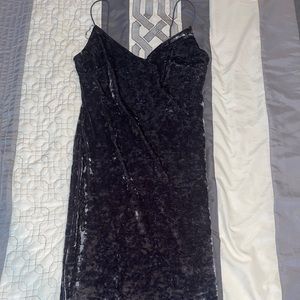 Grey V-neck velvet bodycon dinner dress